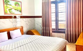 Thùy Dương 2 Hotel Chỉ 2 Phút tới sân bay TÂN SƠN NHÂT-có chỗ đậu xe hơi 4-7-12-50 chỗ